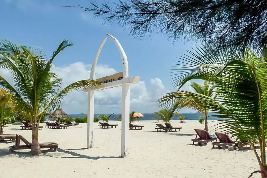 Pointe Denis Beach
